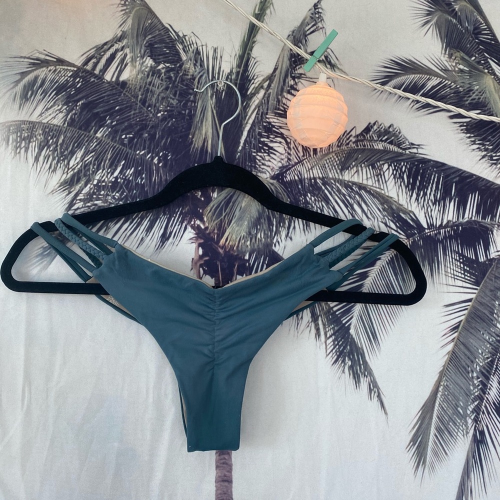 Cheeky bikini bottoms